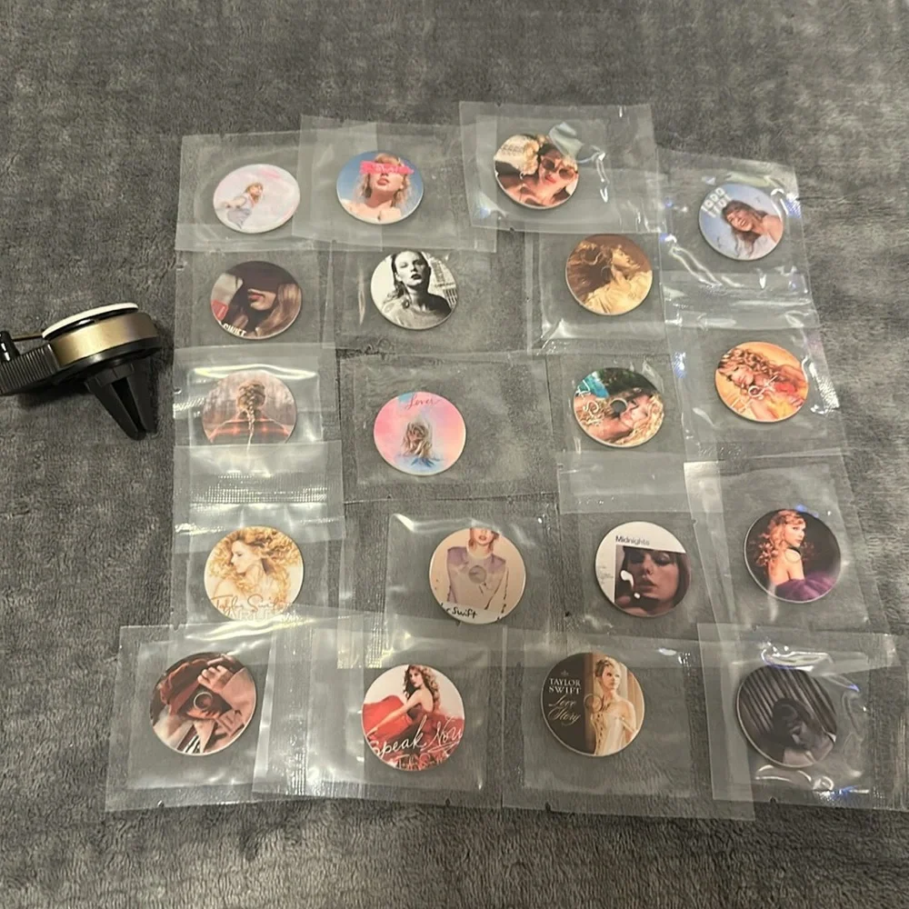 CAR VENT CLIP- Record Player Air Freshener - Picture 3 of 4